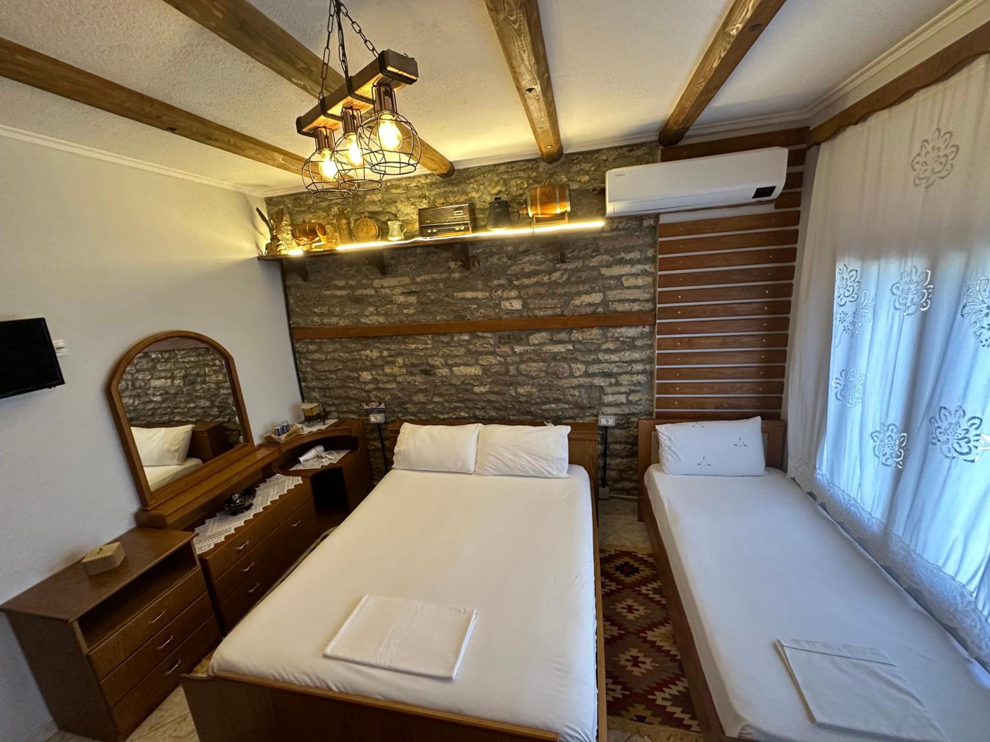 Ahmetaj Guest House Gjirokastër Eksteriør bilde
