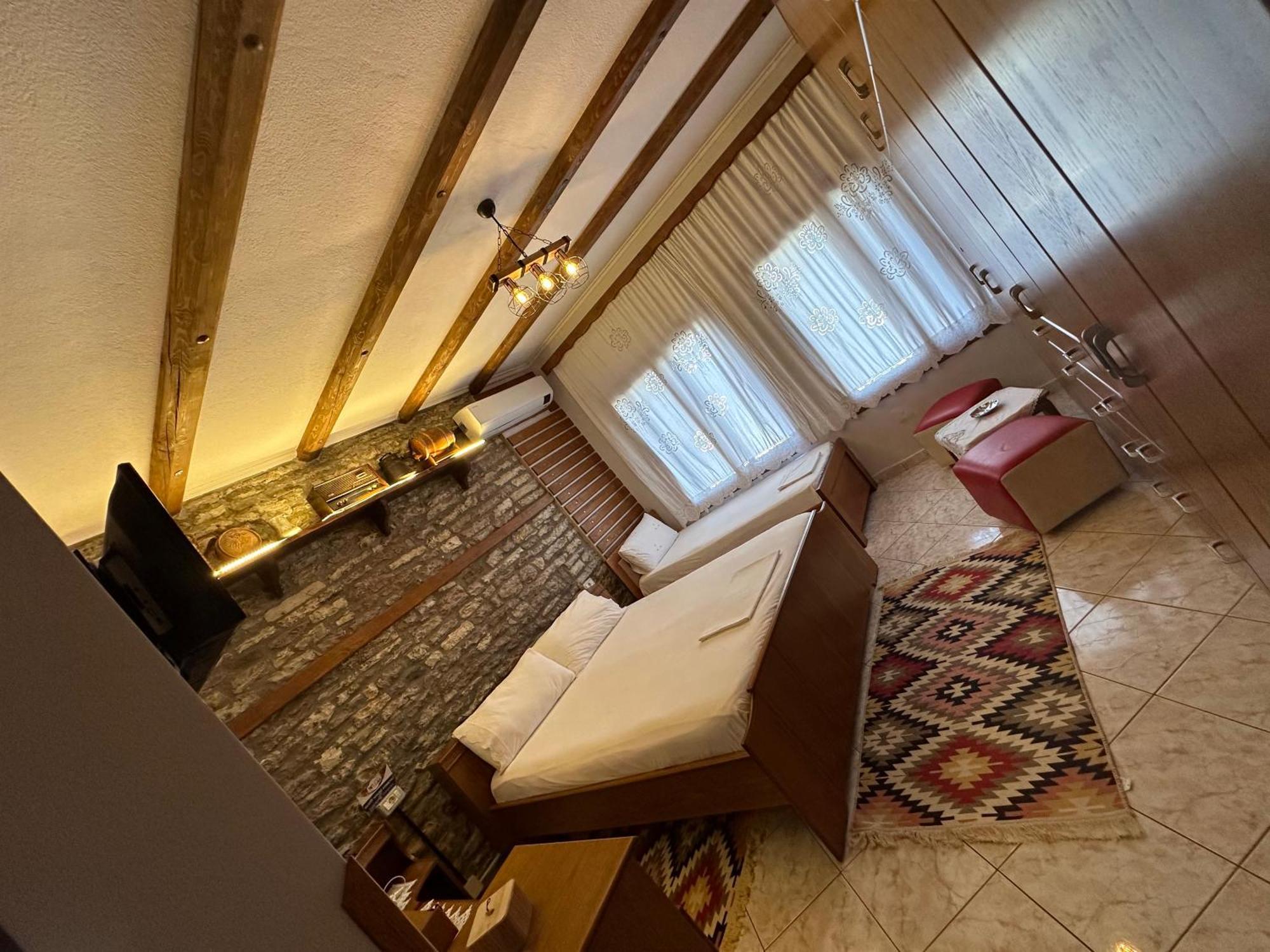 Ahmetaj Guest House Gjirokastër Eksteriør bilde