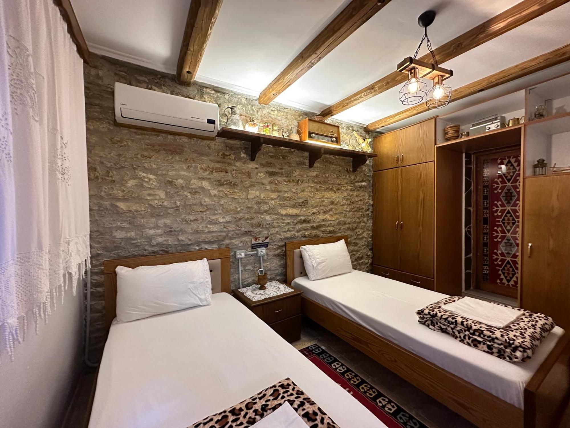 Ahmetaj Guest House Gjirokastër Eksteriør bilde