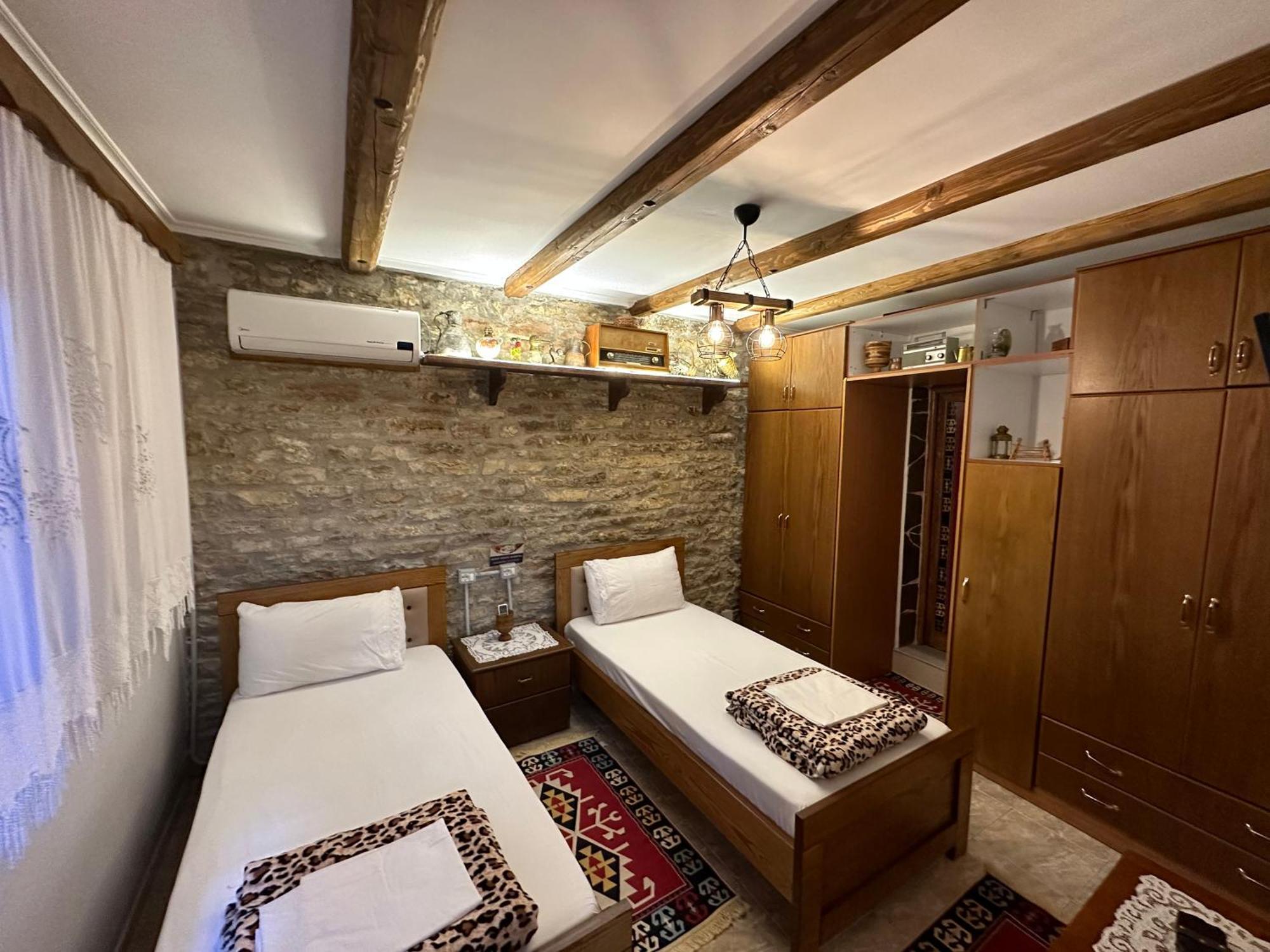 Ahmetaj Guest House Gjirokastër Eksteriør bilde