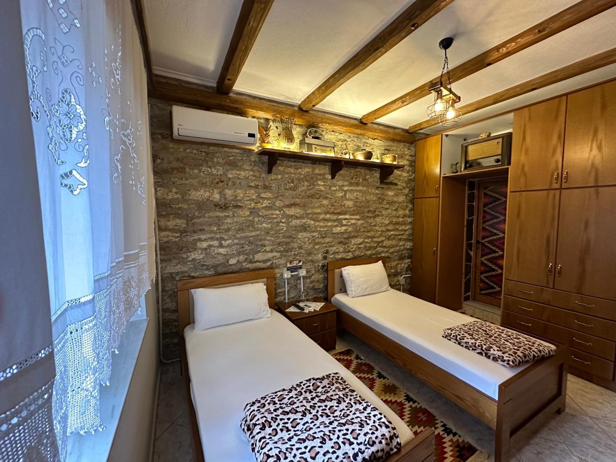Ahmetaj Guest House Gjirokastër Eksteriør bilde