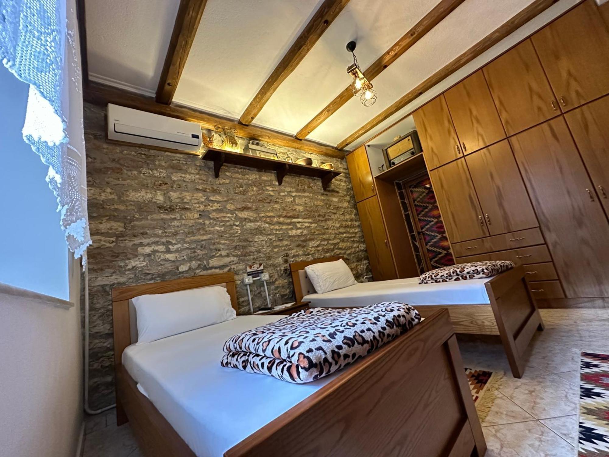 Ahmetaj Guest House Gjirokastër Eksteriør bilde