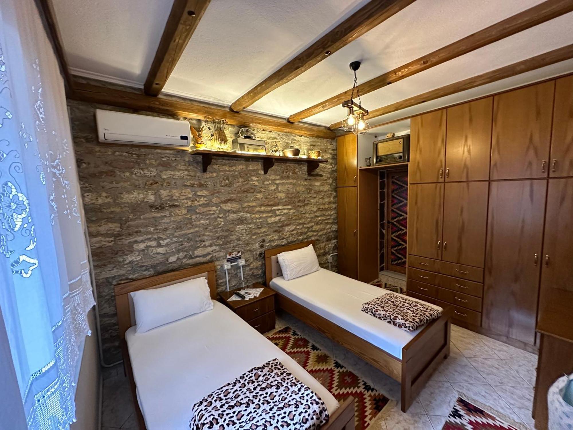 Ahmetaj Guest House Gjirokastër Eksteriør bilde