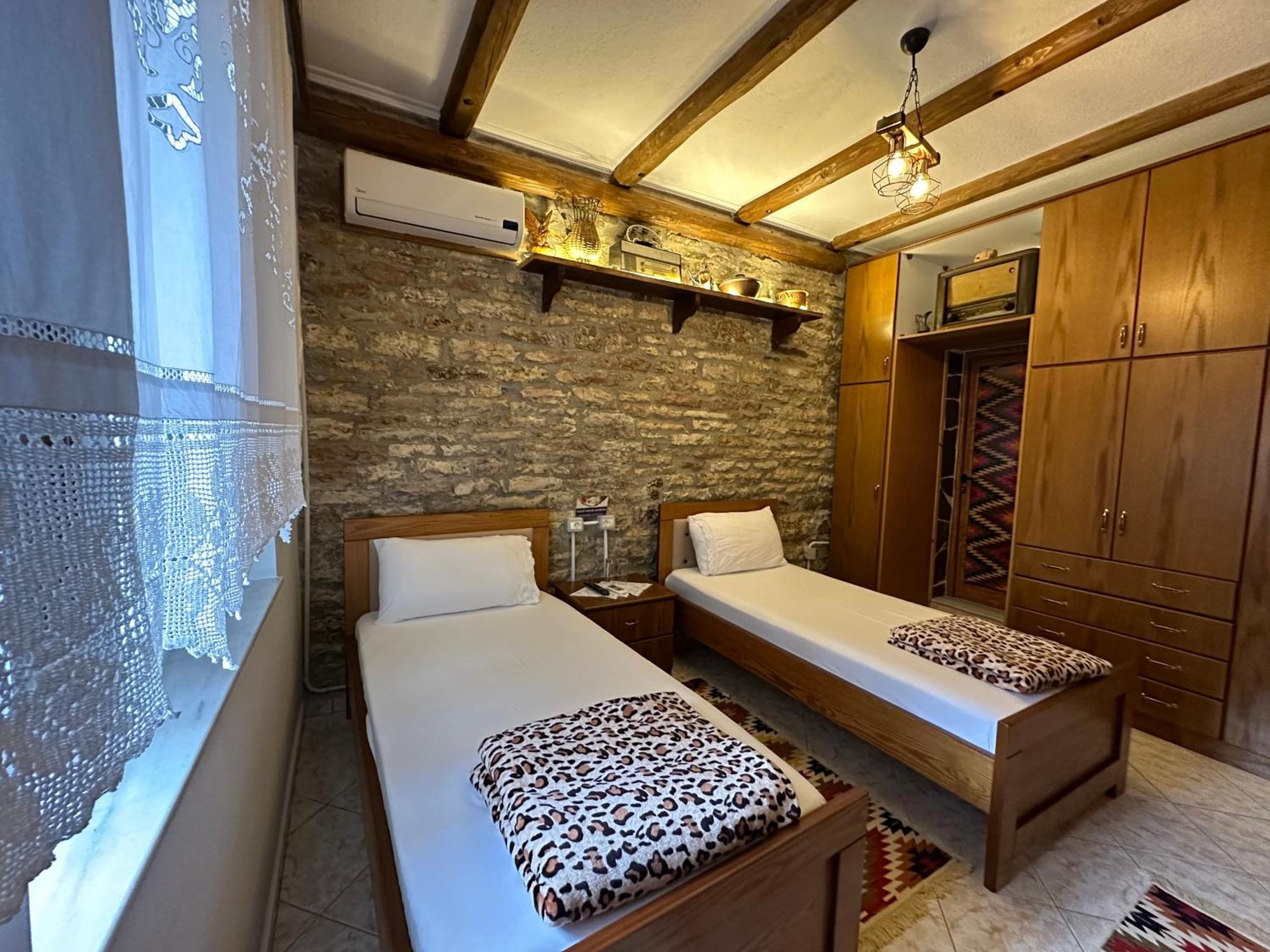 Ahmetaj Guest House Gjirokastër Eksteriør bilde