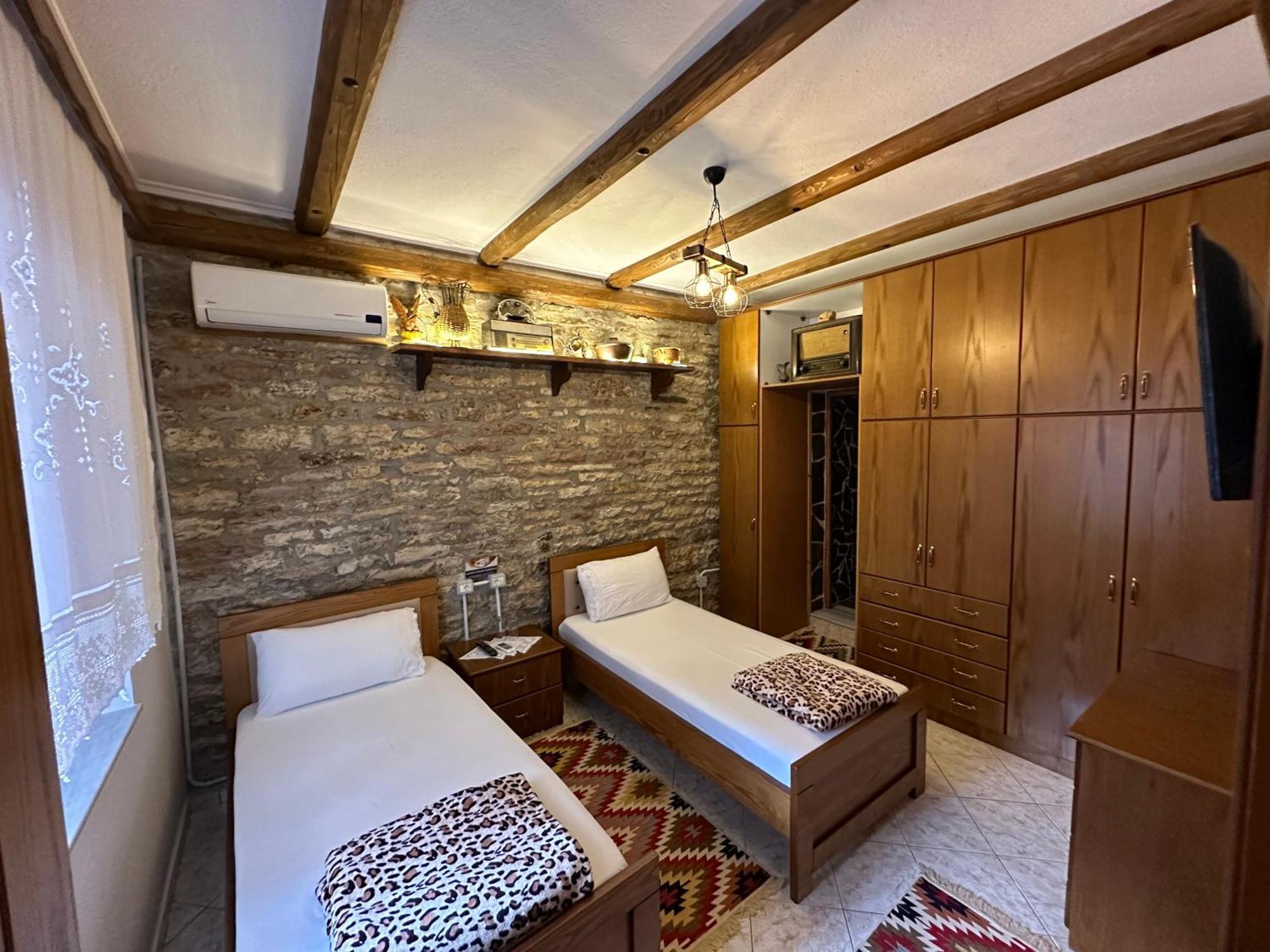 Ahmetaj Guest House Gjirokastër Eksteriør bilde